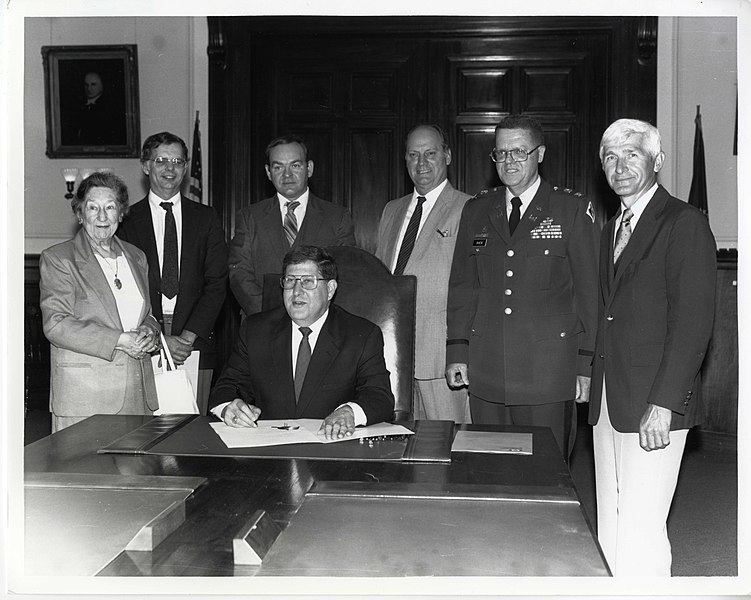 File:Governor John Sununu Signs Proclamation Naming June 27, 1987, as Hopkinton-Everett Flood Control Project Day in New Hampshire.jpg