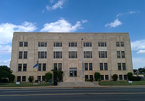 Grady County Courthouse er en af ​​13 poster for amtet i NRHP.