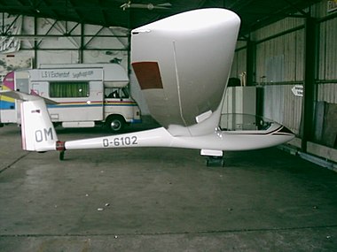 Prototype Grob G 102 Astir avec une bande turbulatrice sous l'aile.