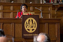 Lynch lecturing to Dutch ministers on EU-US cooperation at Leiden University, 1 June 2016 Guest Lecture - vd Steur & Lynch (26787907064).jpg