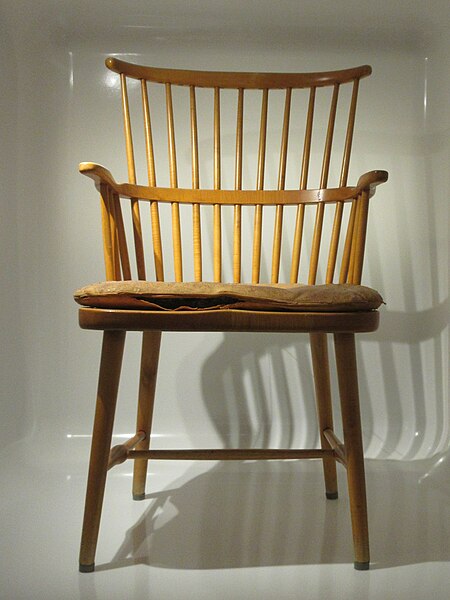 File:Hans J. Wrgner - Nyborg chair (1940).jpg