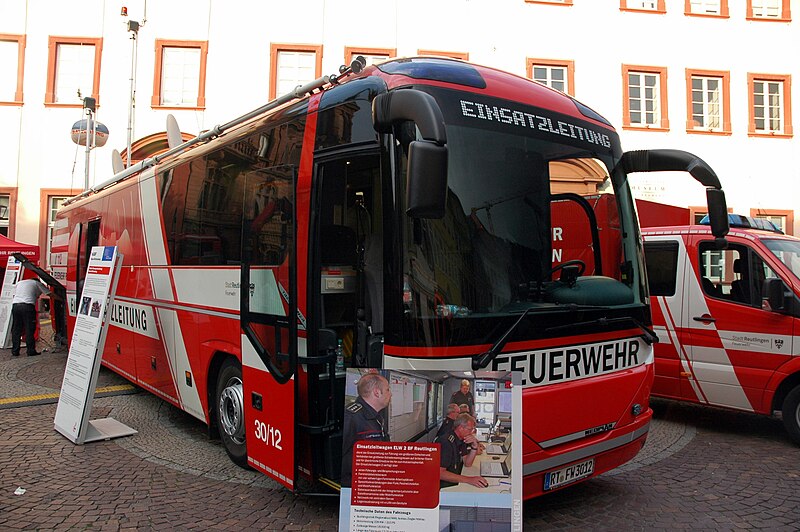 File:Heidelberg - Feuerwehr Reutlingen - Neoplan Trendliner D20 Common Rail - Ziegler - RT-FW 3012 - 2018-07-20 19-39-53.jpg