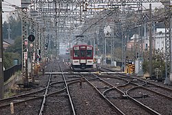 駅 伊勢 中川