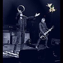 Los miembros fundadores de The Cult, Ian Astbury (vocalista) y Billy Duffy (guitarrista), actuando en 2016