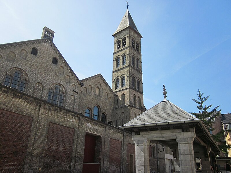 File:Ieper Vismarkt Karmelietenklooster.jpg