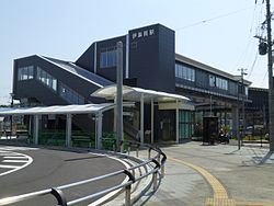 橋上駅後の北口（2016年4月）