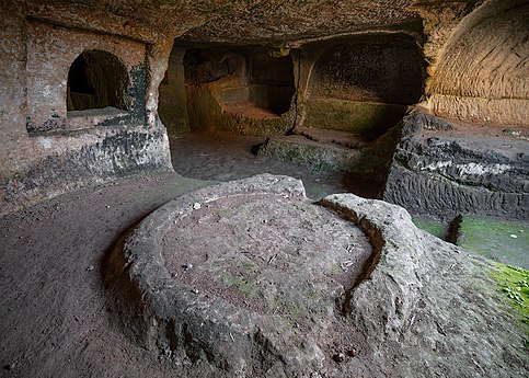 Inside Salina Catacombs Photographer: Mukudj