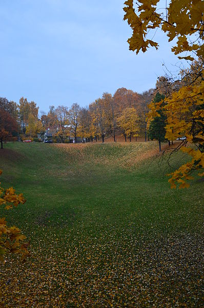 File:Kassitoome park sügisel.JPG