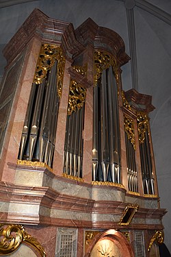 Kleinhain Pfarrkirche Orgel 01.JPG