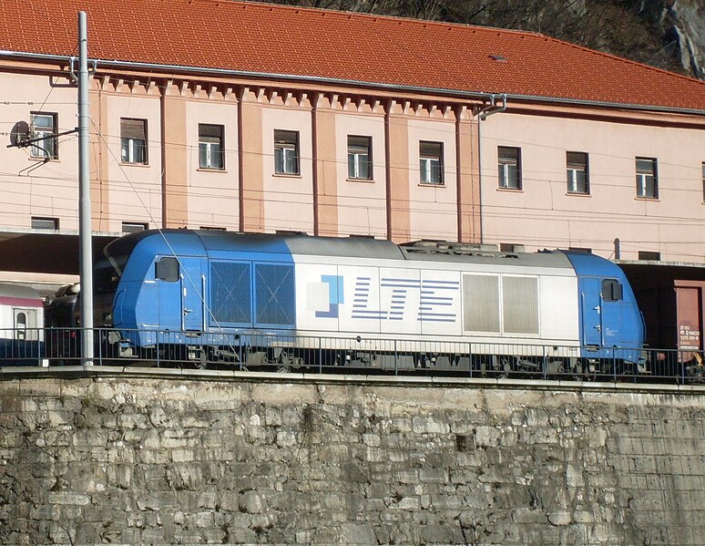 File:LTE class 2016 (Siemens ER 20) in Zidani Most.jpg