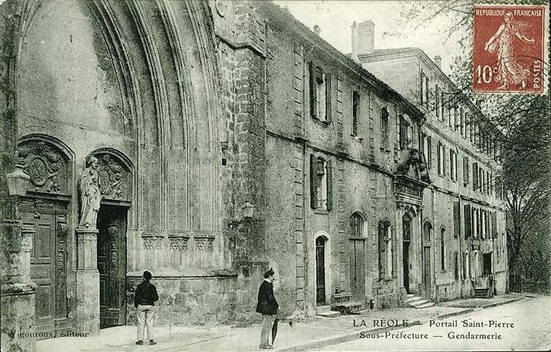 File:La Réole - église portail 3.jpg