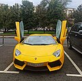 Миниатюра для Файл:Lamborghini TsUM Moscow.jpg
