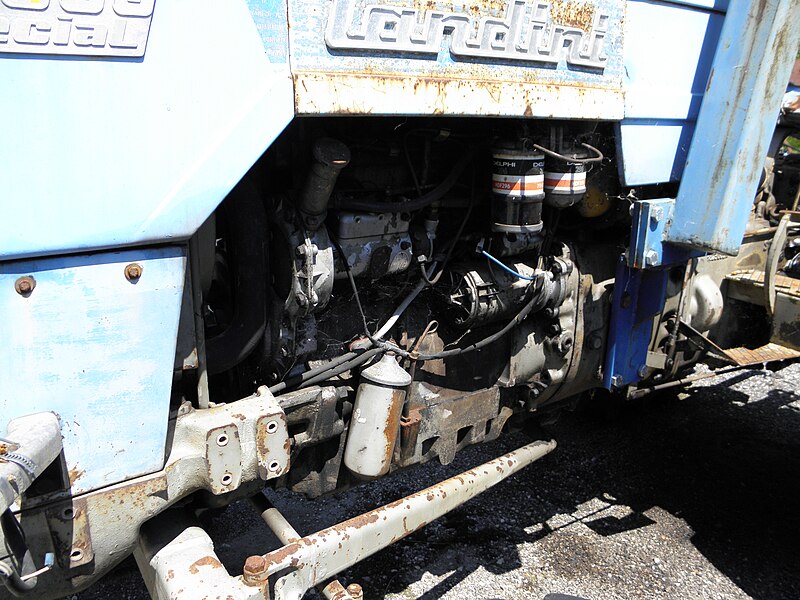 File:Landini R 8500 Special presso Macchine Agricole Previato, Rovigo 05.jpg