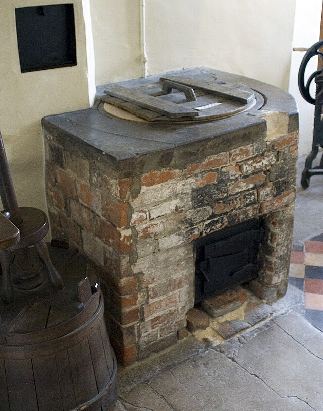 File:Residential Laundry Chute.jpg - Wikipedia