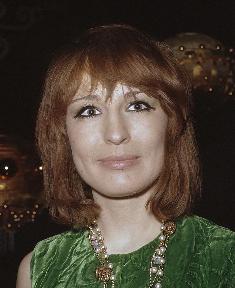 https://upload.wikimedia.org/wikipedia/commons/thumb/6/6e/Liesbeth_List_1964_2.jpg/800px-Liesbeth_List_1964_2.jpg