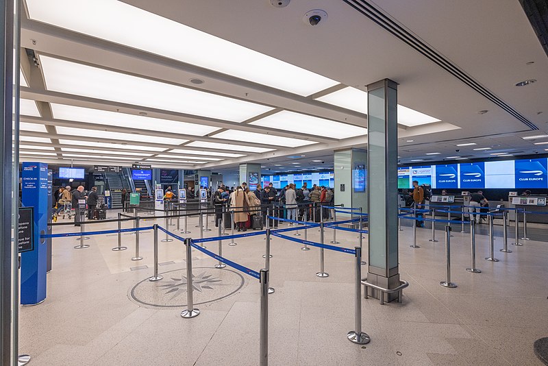 File:London City Airport Terminal.jpg
