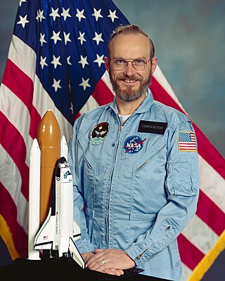 <span class="mw-page-title-main">Loren Acton</span> American astronaut and physicist (born 1936)