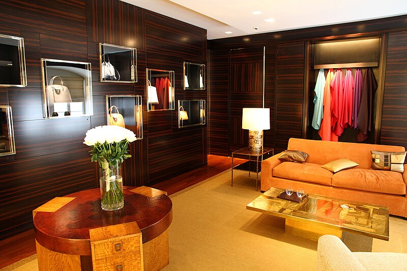 File:Louis Vuitton VIP room in Vienna.JPG