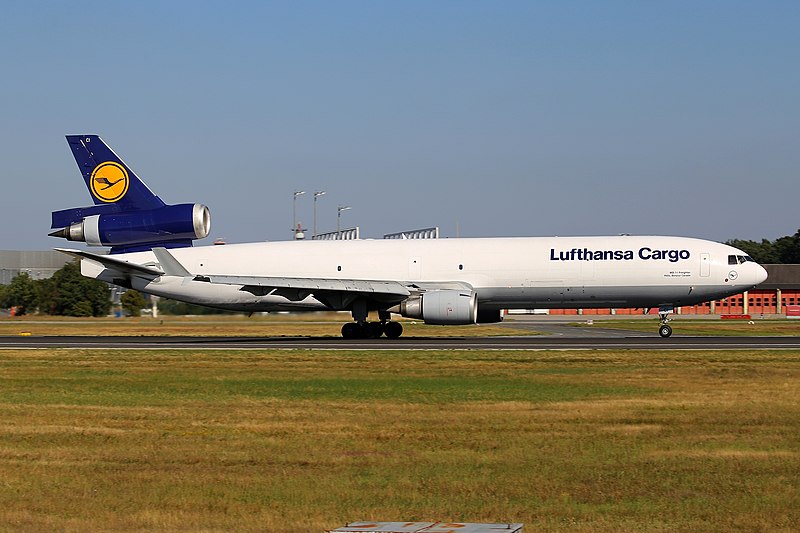 File:Lufthansa Cargo McDonnell Douglas MD-11F D-ALCI "Hello,Bonjour Canada" (29854916025).jpg