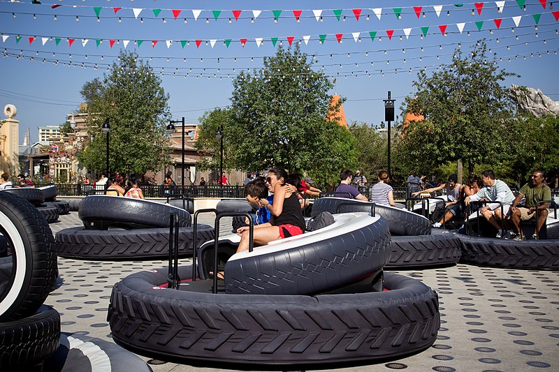 File:Luigi's Flying Tires.jpg