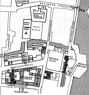 Düsseldorf Stadthaus: Kloster und Regierungssitz, Unmittelbare Nachbarschaft, Polizeipräsidium und NS-Behörden