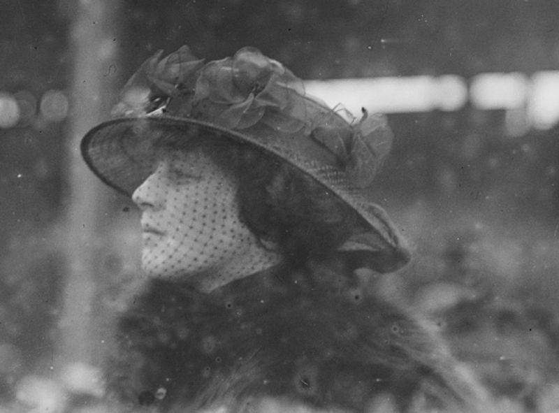 File:Madeleine Astor at Belmont Park 1915.jpg