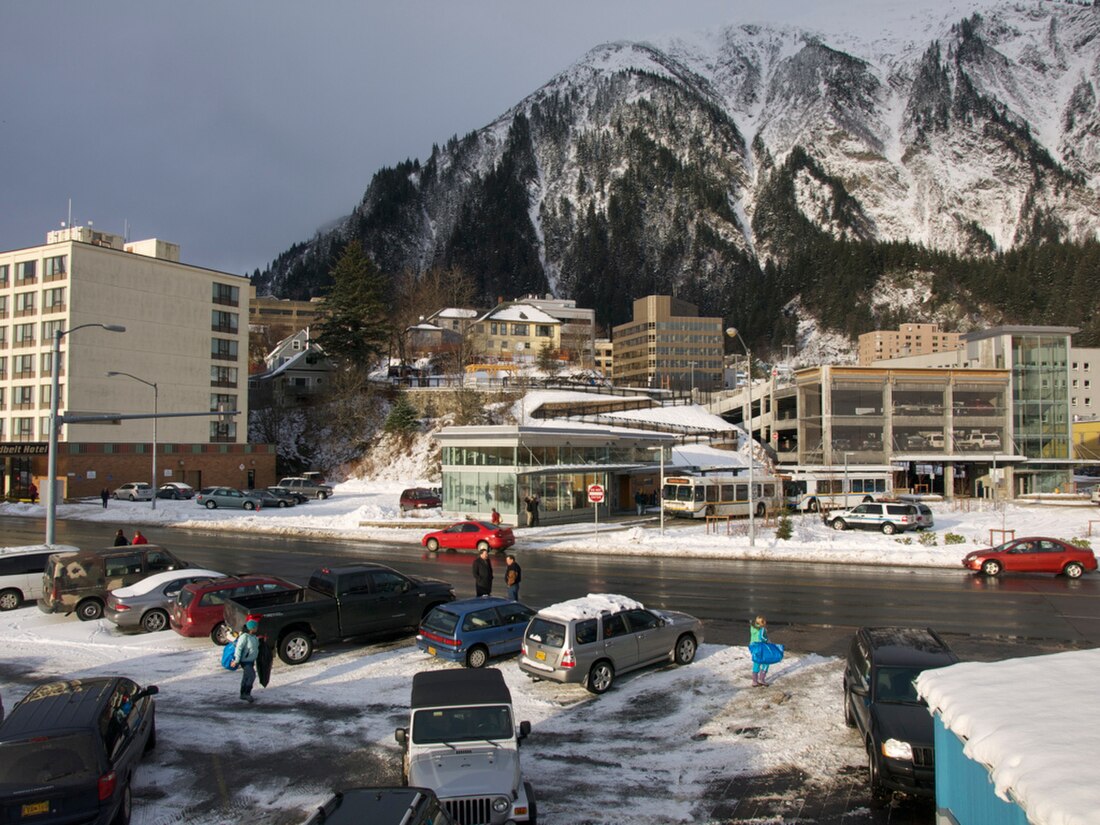 File:Main St Transit Center and parking garage.jpg