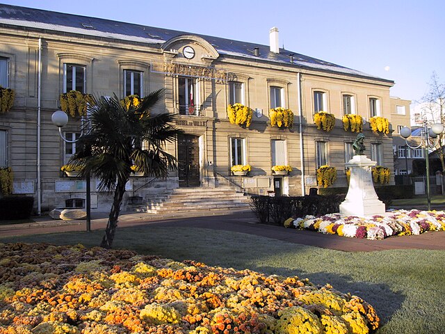 Mairie de Houilles.