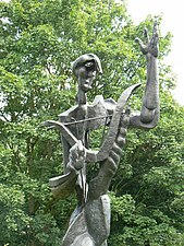 Grote Orpheus, sculptuur van Ossip Zadkine (binnenplaats gemeentehuis)