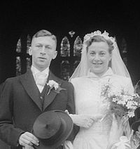 Il matrimonio di bugie Bonnier e Chris Burg 1953crop.jpg