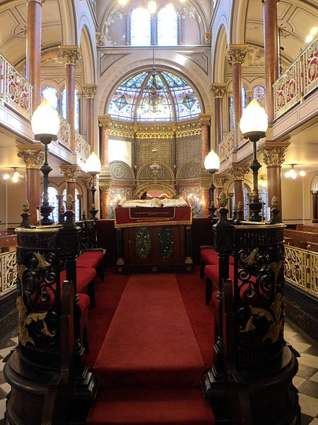 File:Middle Street Synagogue, Brighton (May 2013) - General Interior View (7).jpg