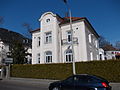 Villa mit Einfriedung