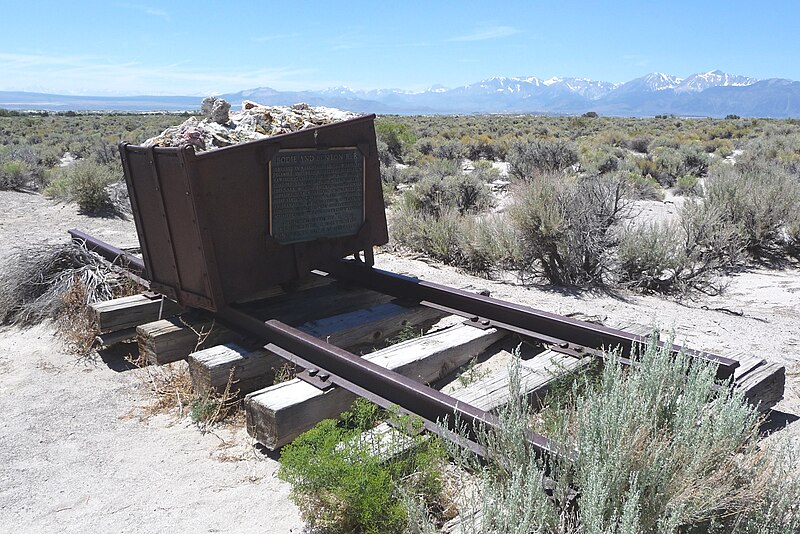 File:Mono Lake - Bodie and Benton Rail Road monument.JPG