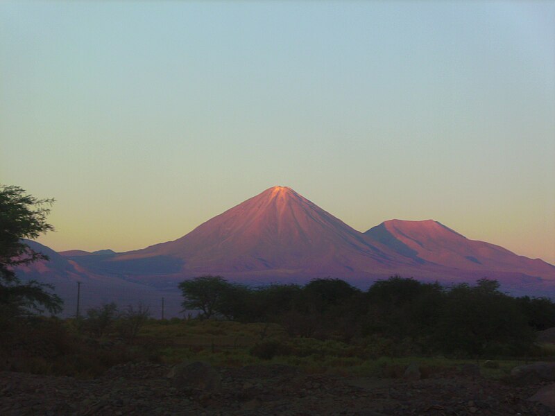 File:Mountain close to San Pedro de Atacama.jpg