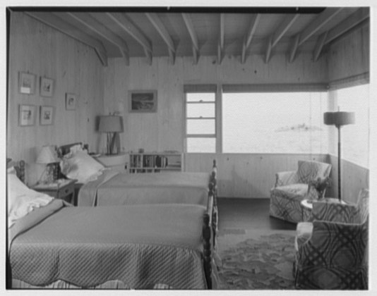 Файл:Mr. Jules Thebaud, residence in Nantucket, Massachusetts. LOC gsc.5a19910.tif