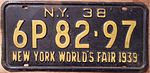 PLACA DE LICENÇA DE NOVA YORK 1938 com o slogan da NEW YORK WORLD'S FAIR 1939 - Flickr - woody1778a.jpg