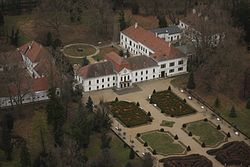 Nagycenki Széchenyi-kastély és parkja.jpg
