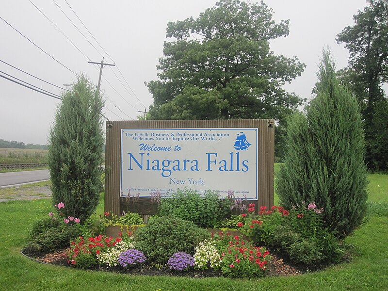 File:Niagara Falls, New York welcome sign IMG 1298.JPG