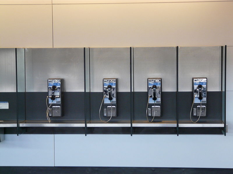 File:O'Hare - phones.JPG