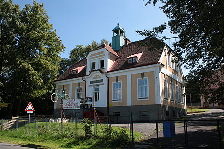 Přebytek, bývalá škola (1)