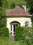 Enclosure and garden pavilion of the Raithaus