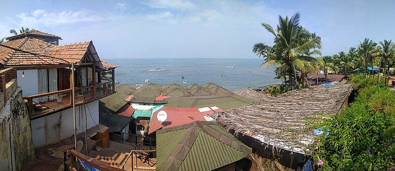 File:Panorama- Curlies Beach shack, Anjuna, Goa, India.jpg