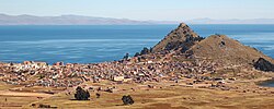 Blick auf das Umland von Copacabana und den Titicaca-See