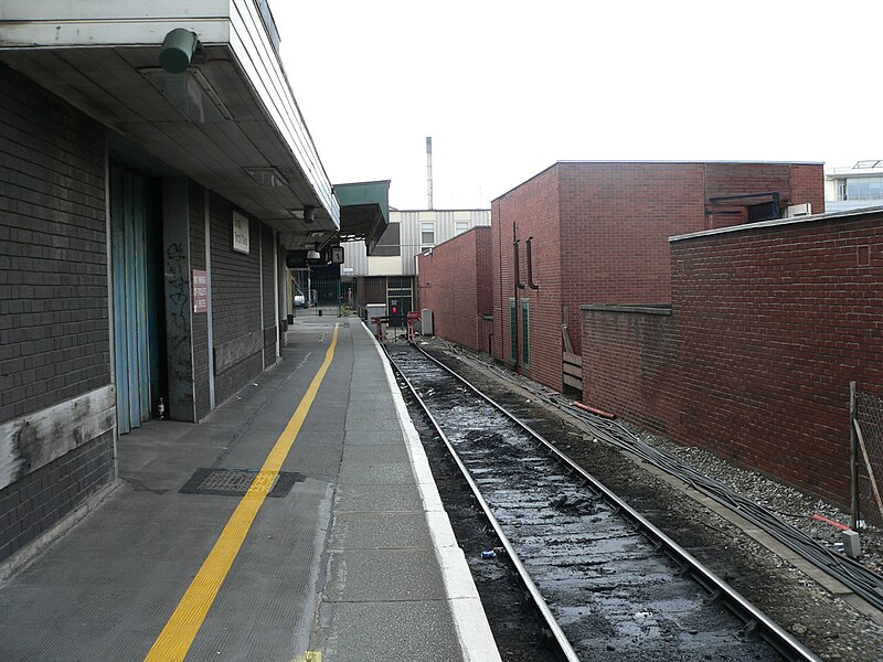 File:Platform 1 at Bristol Temple Meads - 01.jpg