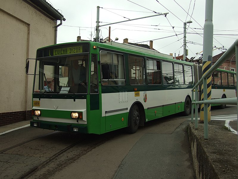 File:Plzeň, Vozovna Cukrovarská, cvičná jízda II.JPG