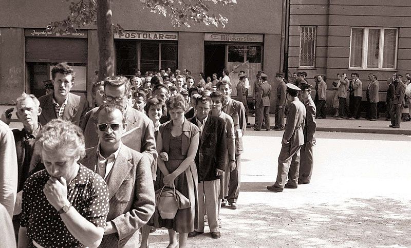 File:Pogreb Đura Salaja na zagrebškem Mirogoju 1958 (2).jpg