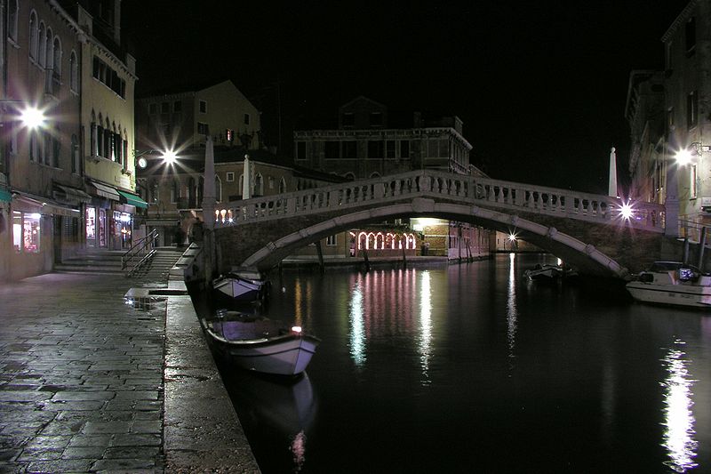 File:Ponte delle Guglie in night.jpg