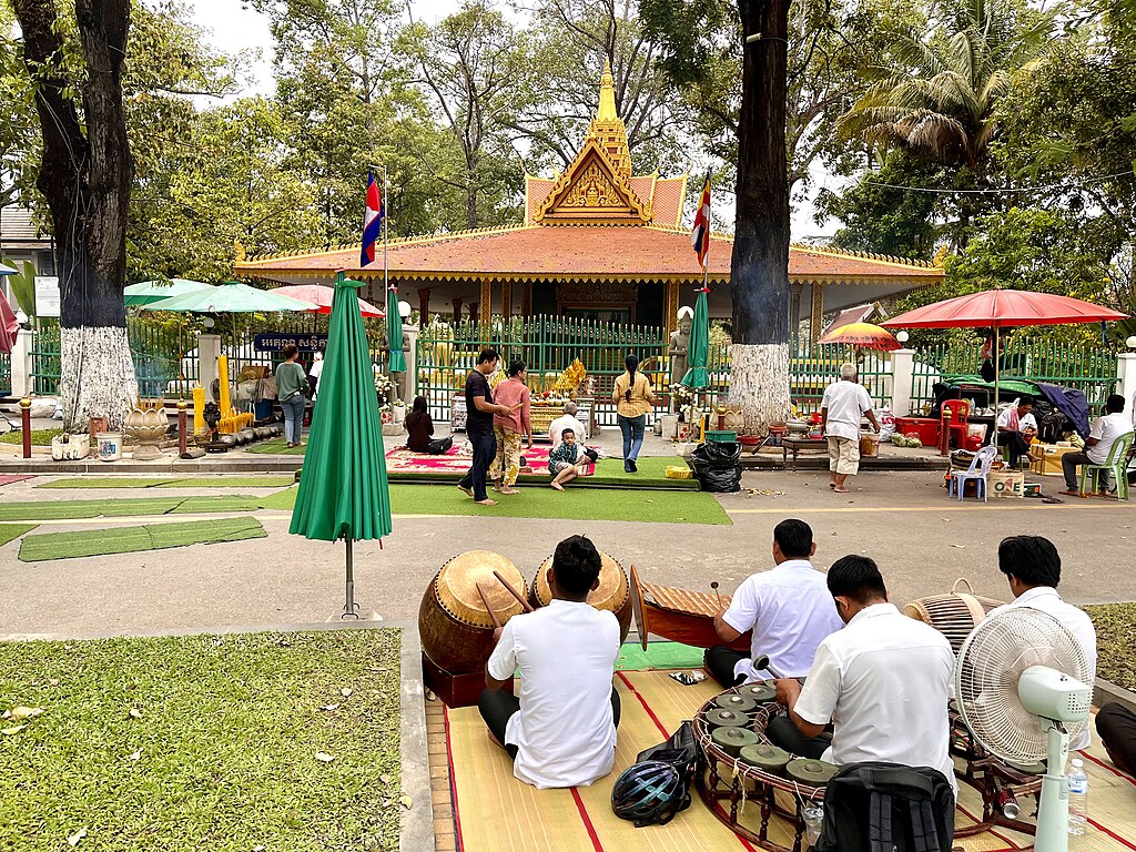 Preah Ang Chek Preah Ang Chorm shrine