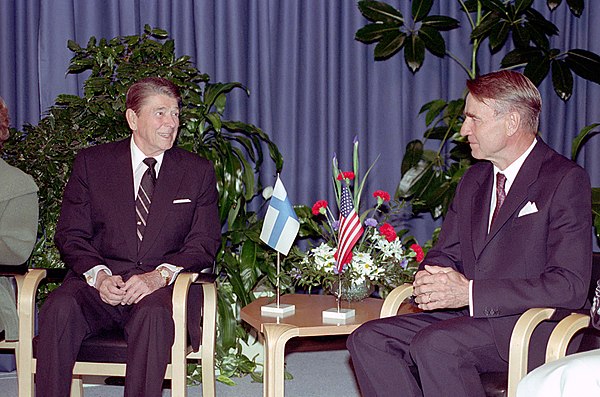 Mauno Koivisto with President Ronald Reagan during a trip to Finland