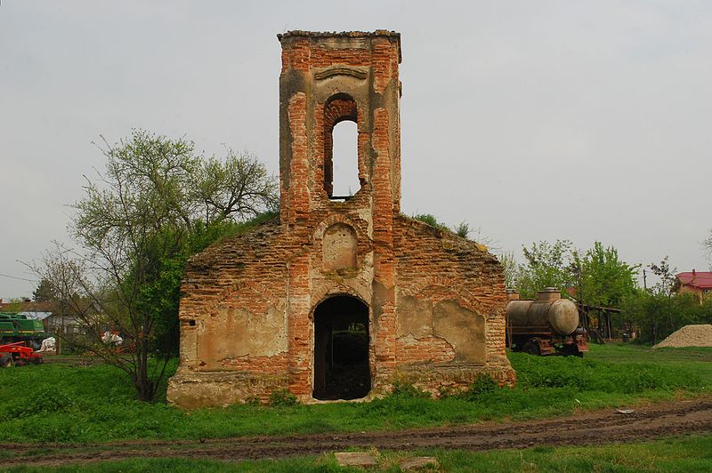 File:RO TR Pietrosani Holy Trinity church ruins 2.jpg